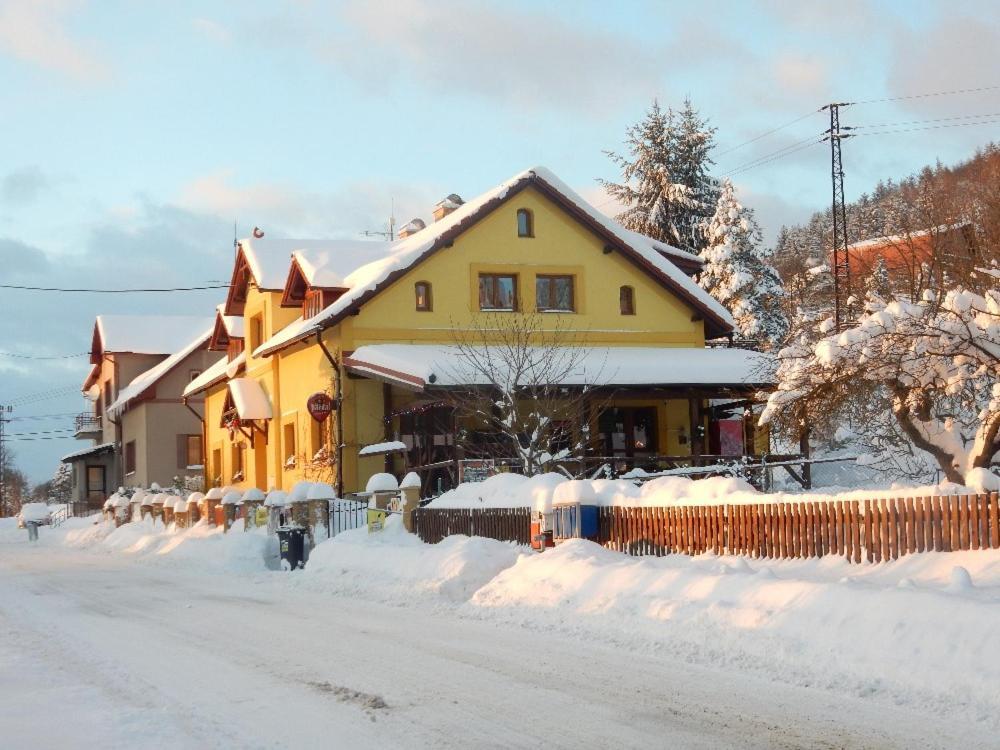 Guest House Vila Frydstejn ภายนอก รูปภาพ